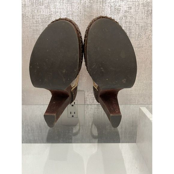 Prada Leather and Wood Floral Platform Clogs Size: EU 37.5 US 7.5 (B7) - Picture 11 of 12